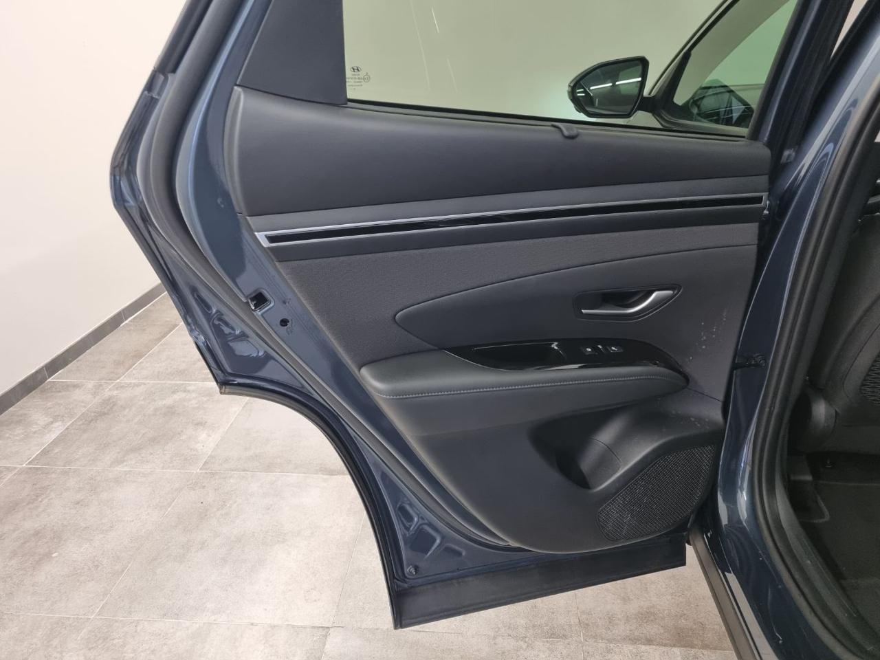 HYUNDAI Tucson 1.6 HEV aut. Exellence - 31