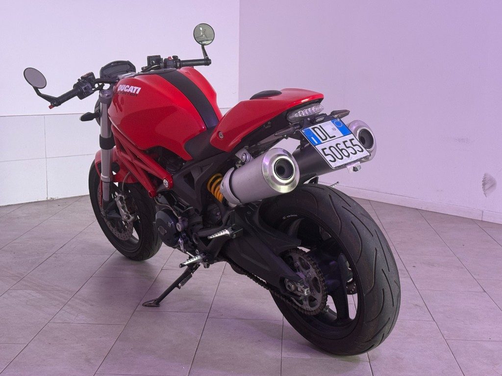 DUCATI Monster 696 PLUS - 5