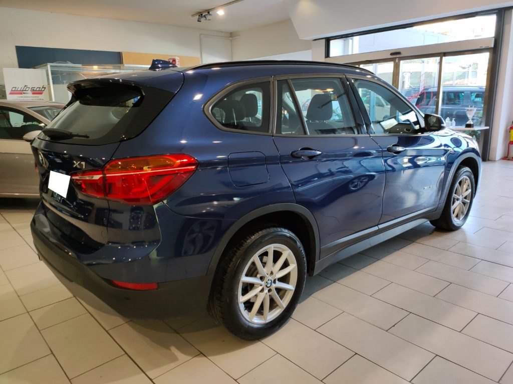 BMW X1 S Drive 16d Business Sport Navi Park Assist - 5