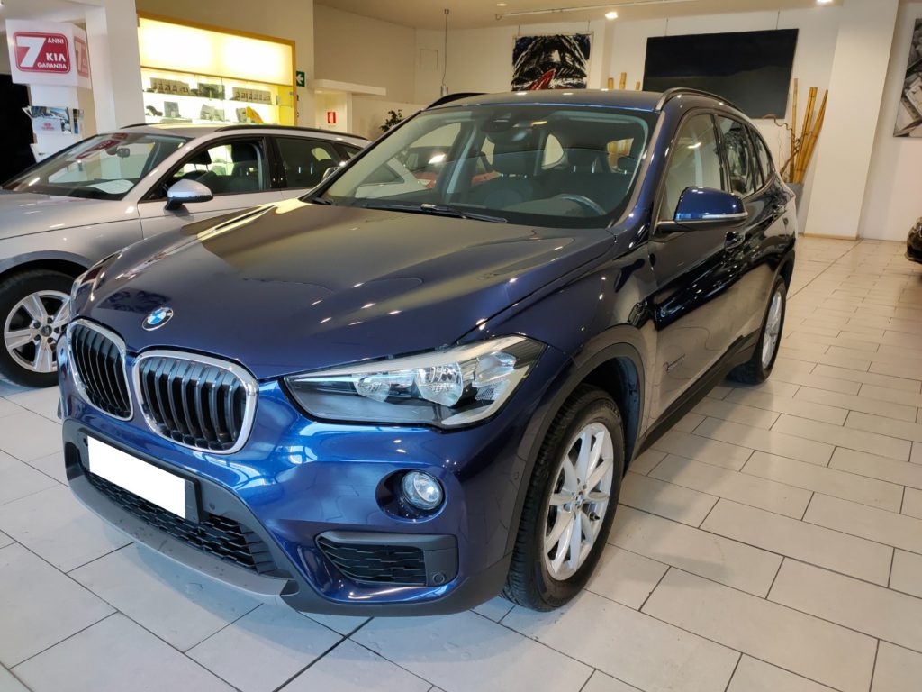 BMW X1 S Drive 16d Business Sport Navi Park Assist - 3