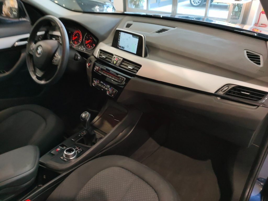 BMW X1 S Drive 16d Business Sport Navi Park Assist - 11