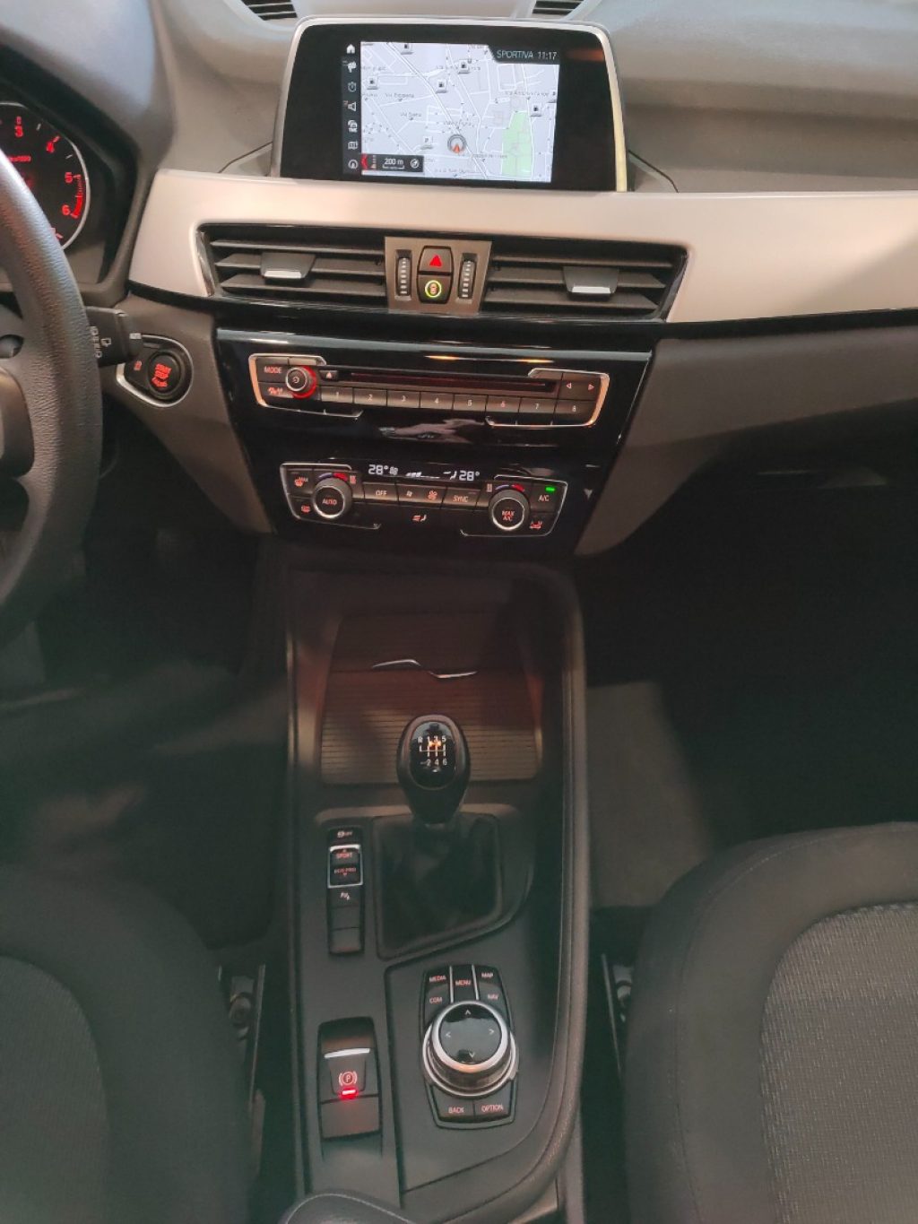 BMW X1 S Drive 16d Business Sport Navi Park Assist - 9