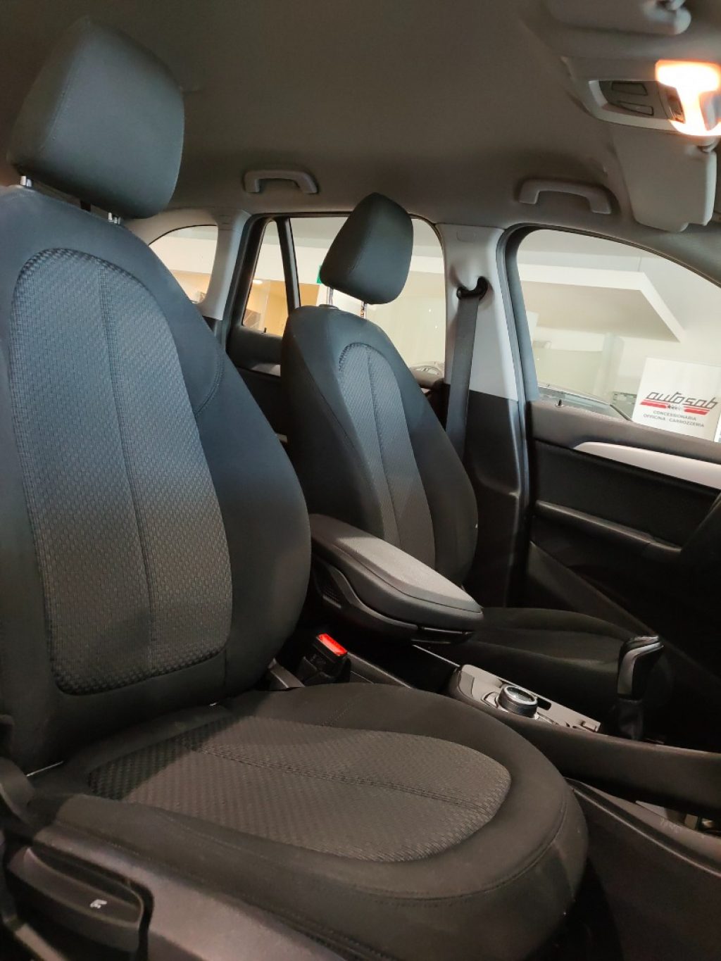 BMW X1 S Drive 16d Business Sport Navi Park Assist - 14