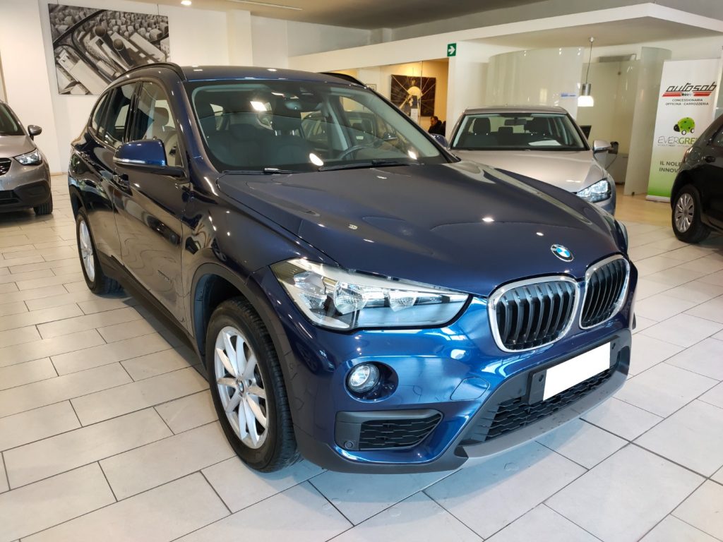 BMW X1 S Drive 16d Business Sport Navi Park Assist - 4