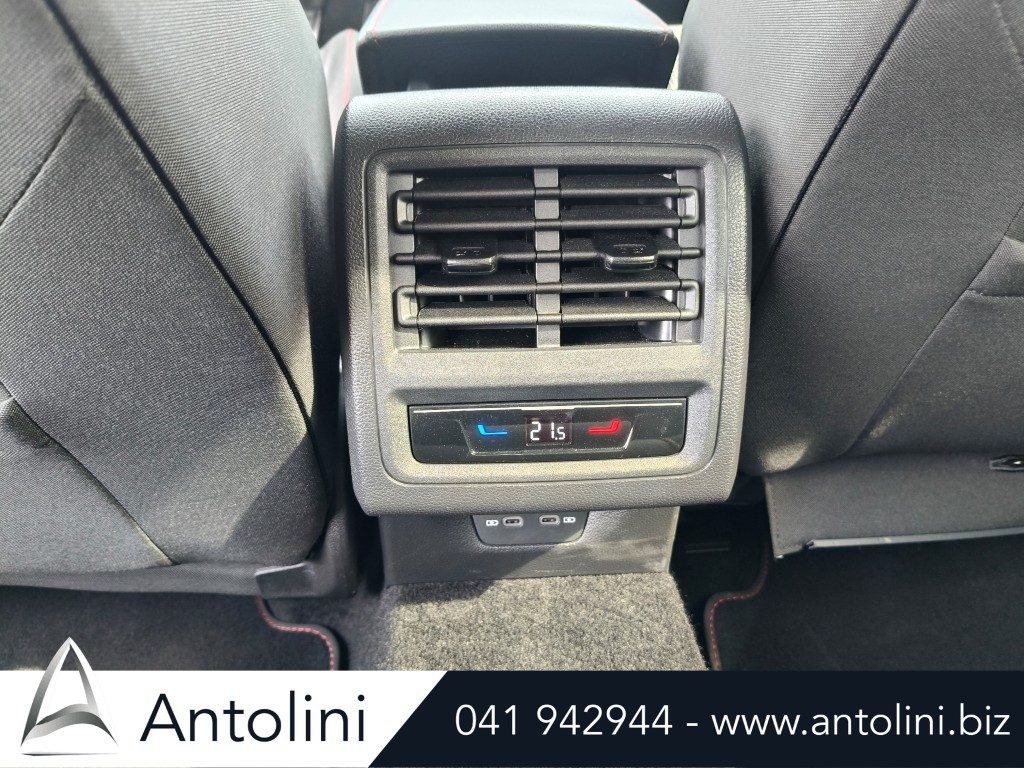 Scopri un'occasione autoVOLKSWAGEN Golf 2.0 TSI DSG GTI "CERCHI 19* GOLF R"da Antolini Venezia Mestre (VE)