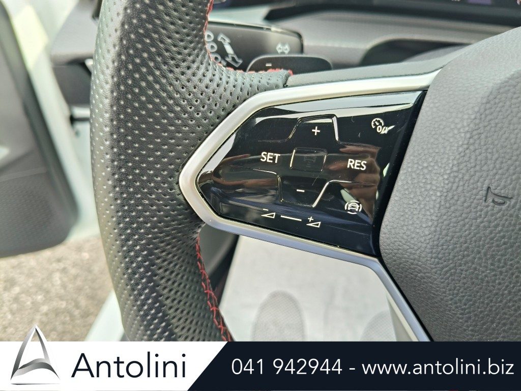 Scopri un'occasione autoVOLKSWAGEN Golf 2.0 TSI DSG GTI "CERCHI 19* GOLF R"da Antolini Venezia Mestre (VE)