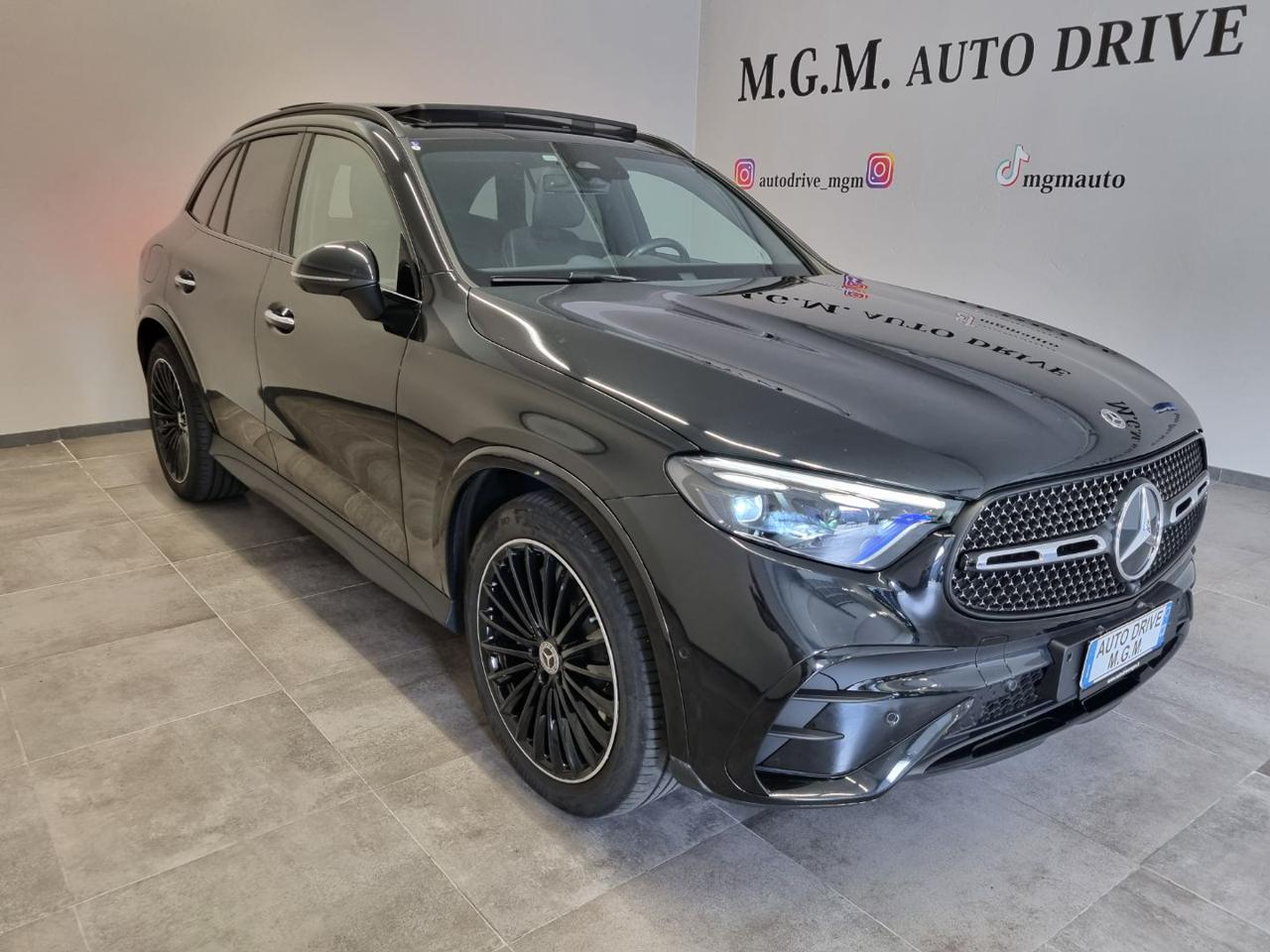 MERCEDES-BENZ GLC 300 4Matic Mild Hybrid AMG Line Premium - 23