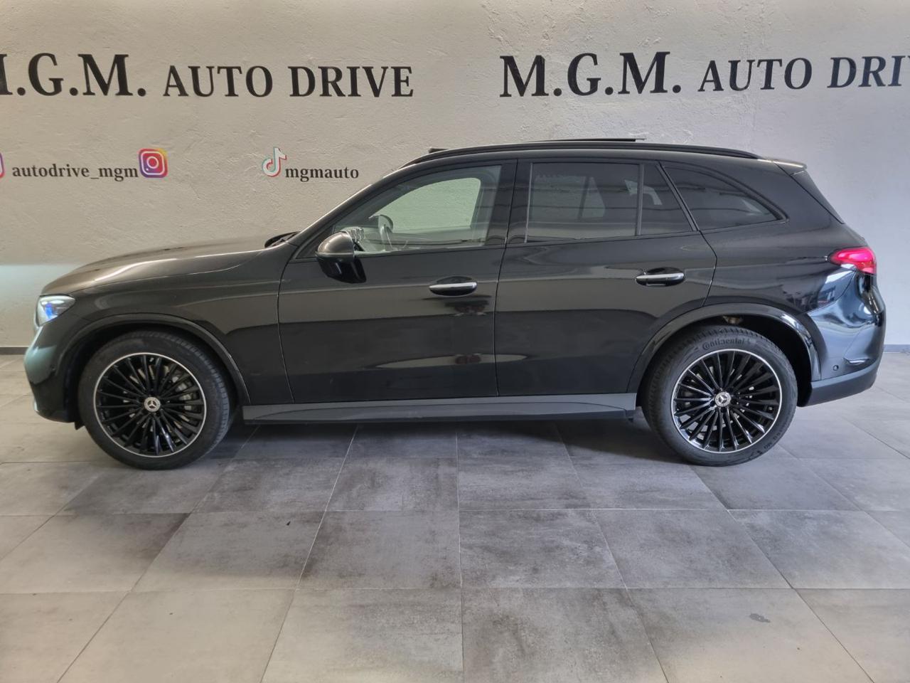 MERCEDES-BENZ GLC 300 4Matic Mild Hybrid AMG Line Premium - 2