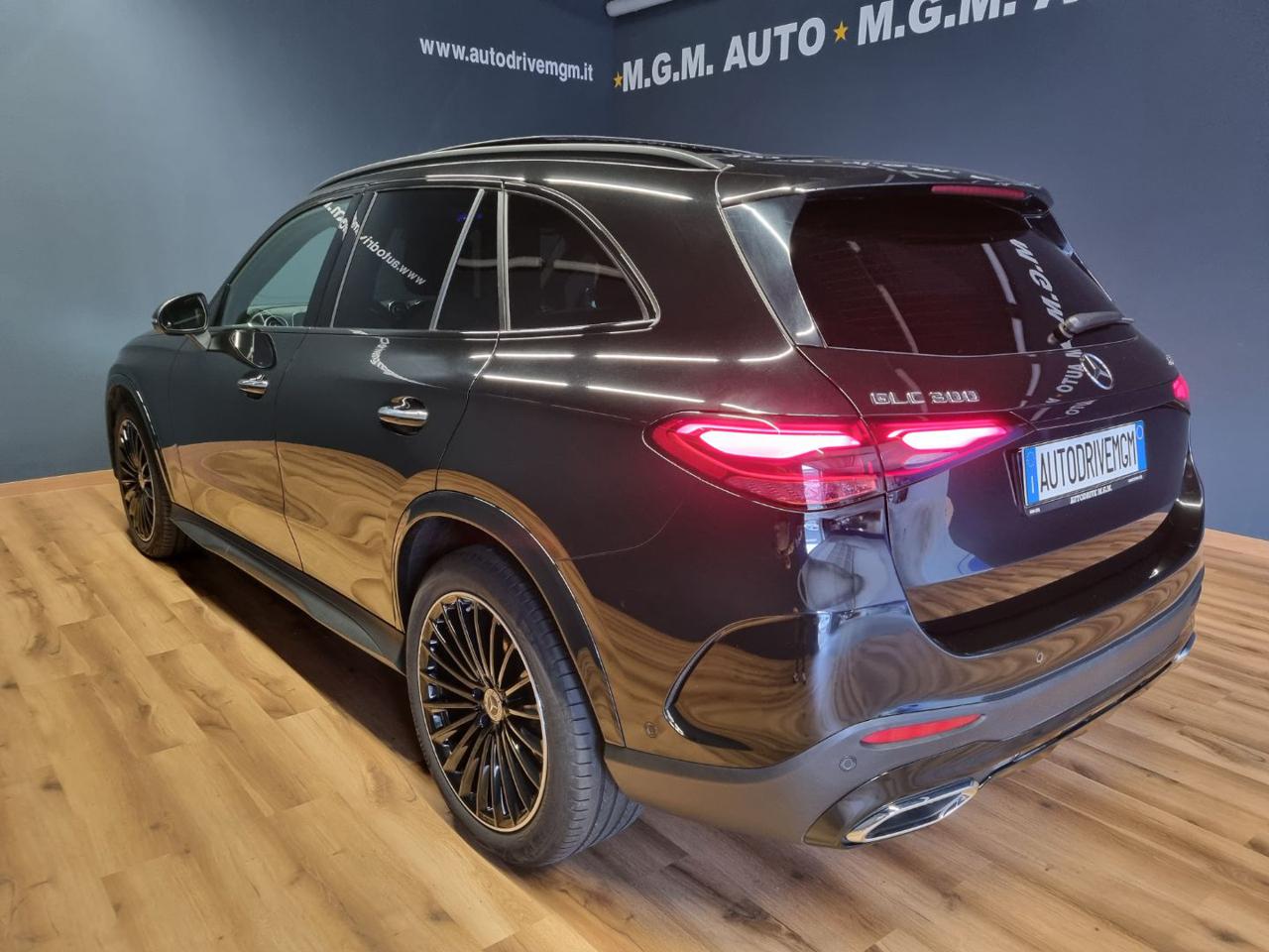 MERCEDES-BENZ GLC 300 4Matic Mild Hybrid AMG Line Premium - 29