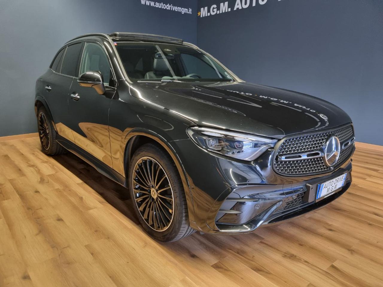 MERCEDES-BENZ GLC 300 4Matic Mild Hybrid AMG Line Premium - 32