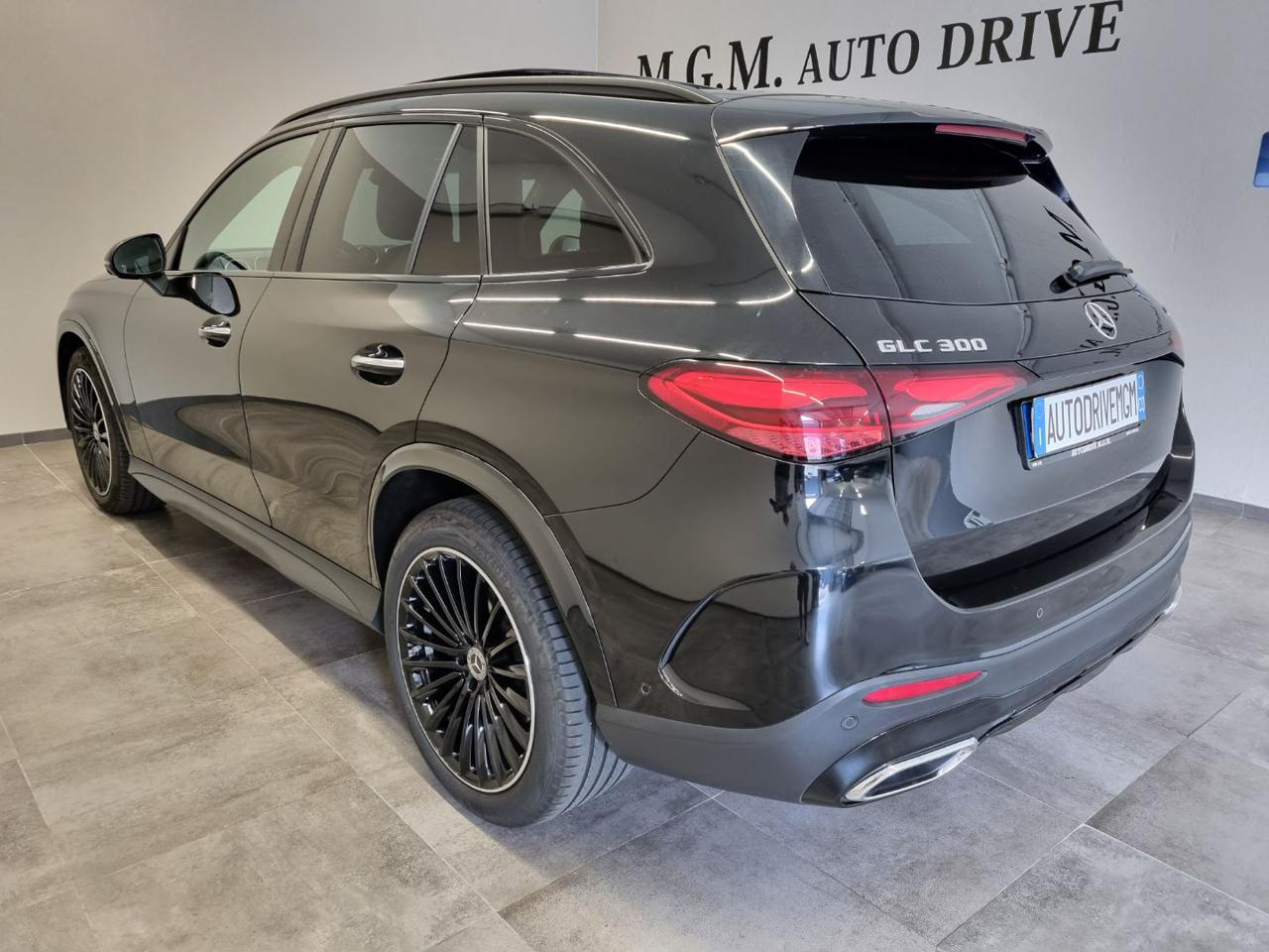 MERCEDES-BENZ GLC 300 4Matic Mild Hybrid AMG Line Premium - 18