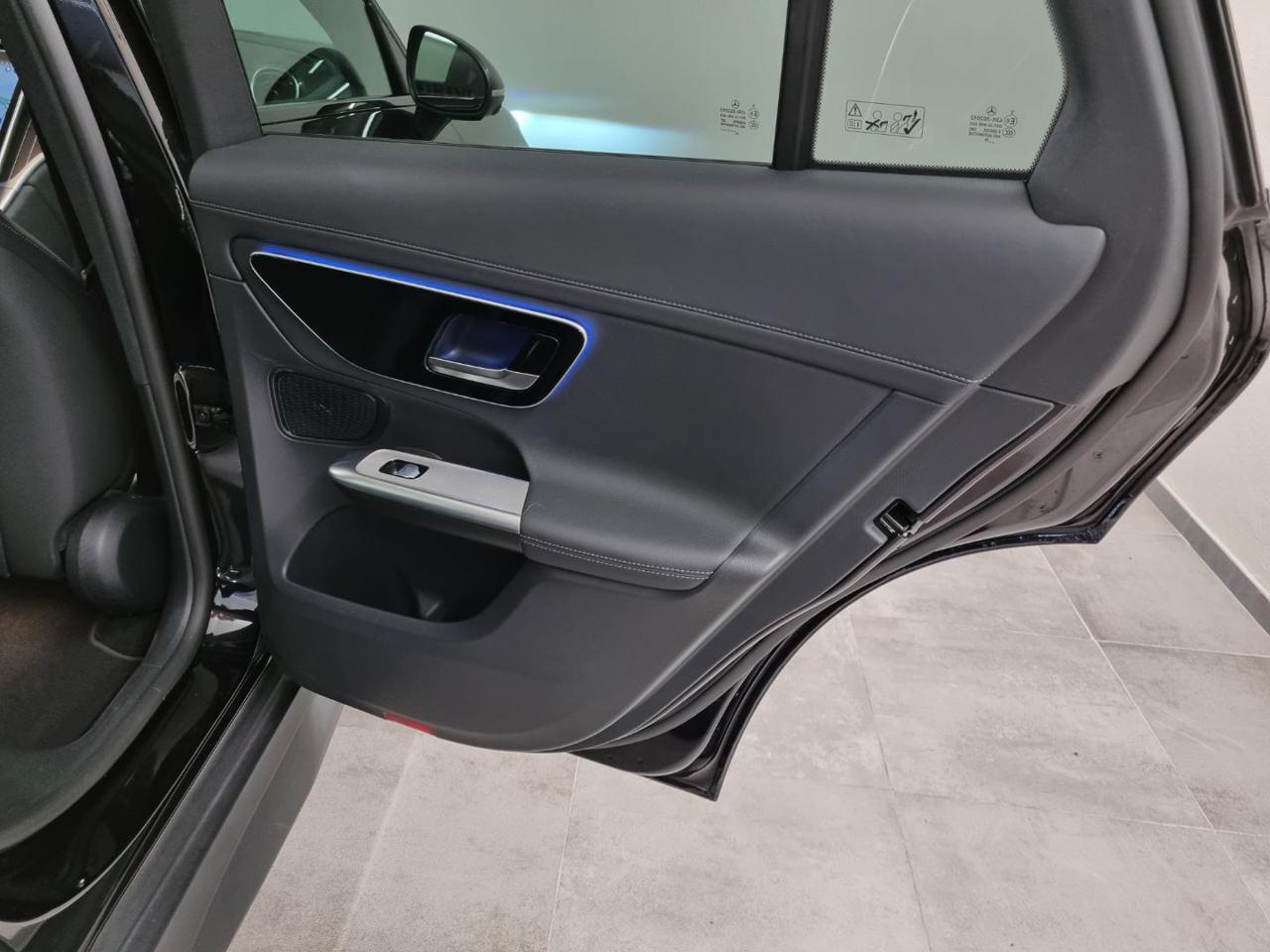 MERCEDES-BENZ GLC 300 4Matic Mild Hybrid AMG Line Premium - 36