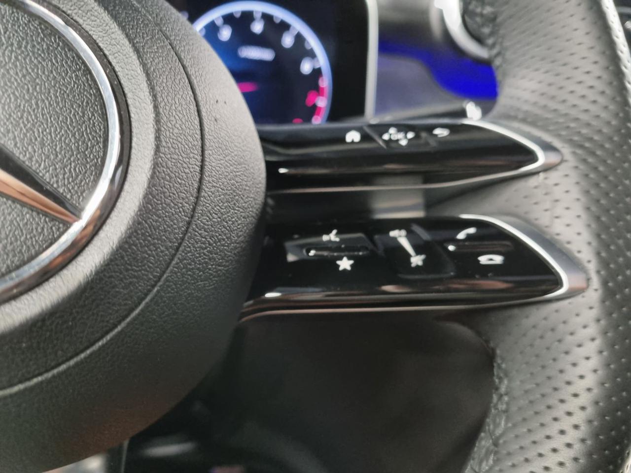 MERCEDES-BENZ GLC 300 4Matic Mild Hybrid AMG Line Premium - 27