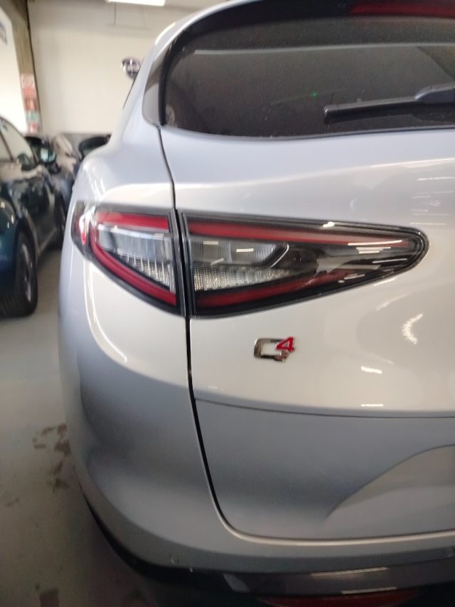 ALFA ROMEO Stelvio — foto 8 di 31