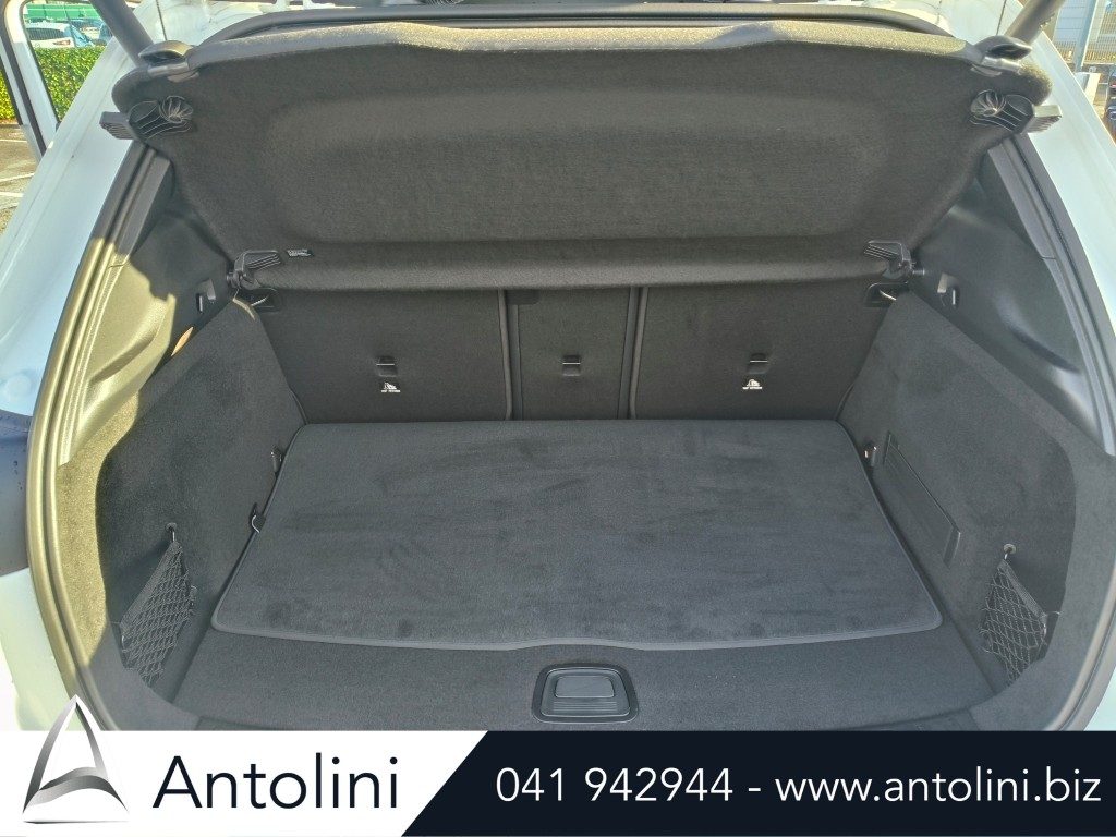 Scopri un'occasione autoMERCEDES-BENZ GLA 200 Automatic AMG Line Advanced Plus *SOLO 9.518 KM*da Antolini Venezia Mestre (VE)