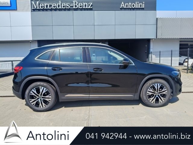 MERCEDES-BENZ GLA 180 d Autom. Progressive Advanced "TETTO PANORAMICO" usata in vendita da Antolini a Venezia Mestre