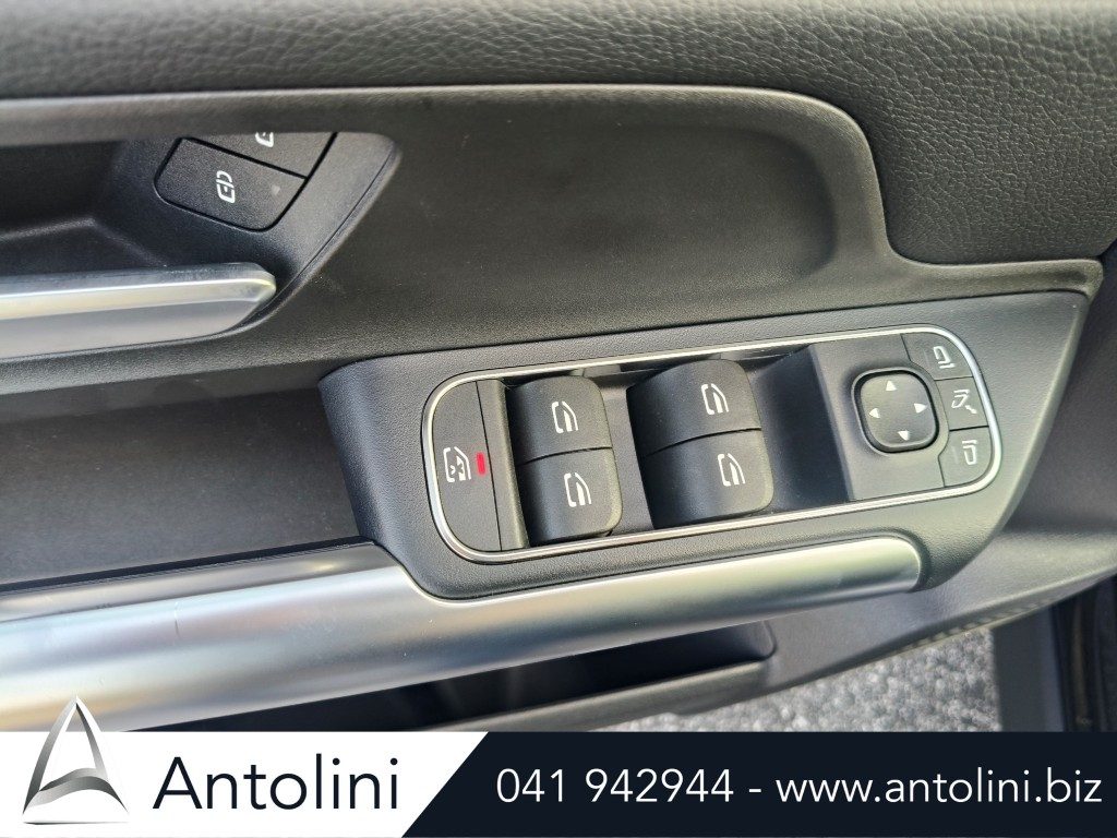 Scopri un'occasione autoMERCEDES-BENZ GLA 180 d Autom. Progressive Advanced "TETTO PANORAMICO"da Antolini Venezia Mestre (VE)
