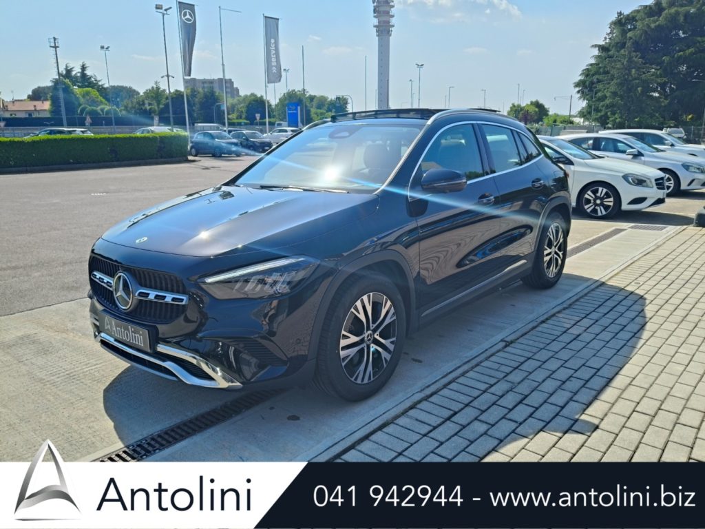 Scopri un'occasione autoMERCEDES-BENZ GLA 180 d Autom. Progressive Advanced "TETTO PANORAMICO"da Antolini Venezia Mestre (VE)