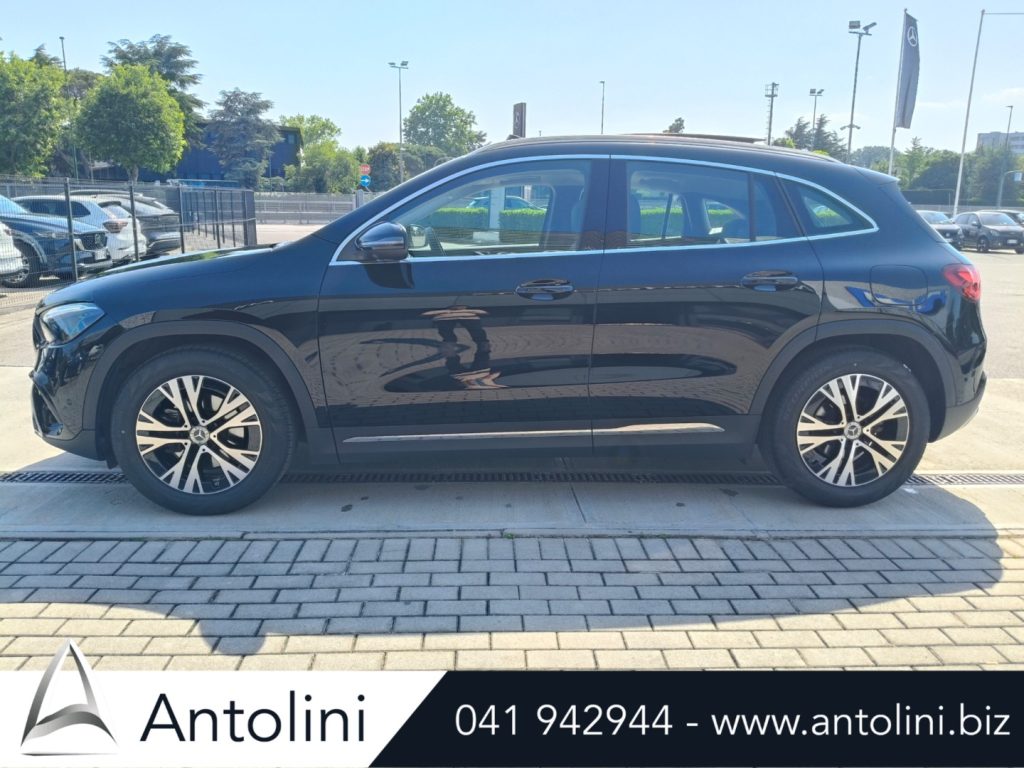 Scopri un'occasione autoMERCEDES-BENZ GLA 180 d Autom. Progressive Advanced "TETTO PANORAMICO"da Antolini Venezia Mestre (VE)