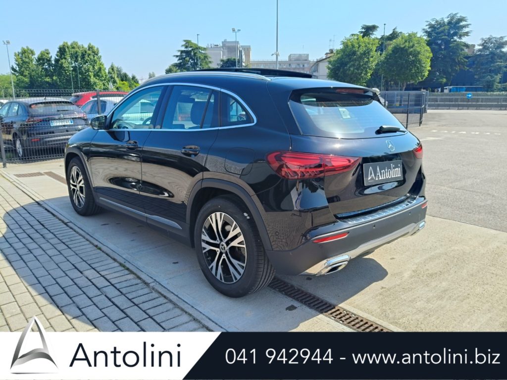 Scopri un'occasione autoMERCEDES-BENZ GLA 180 d Autom. Progressive Advanced "TETTO PANORAMICO"da Antolini Venezia Mestre (VE)