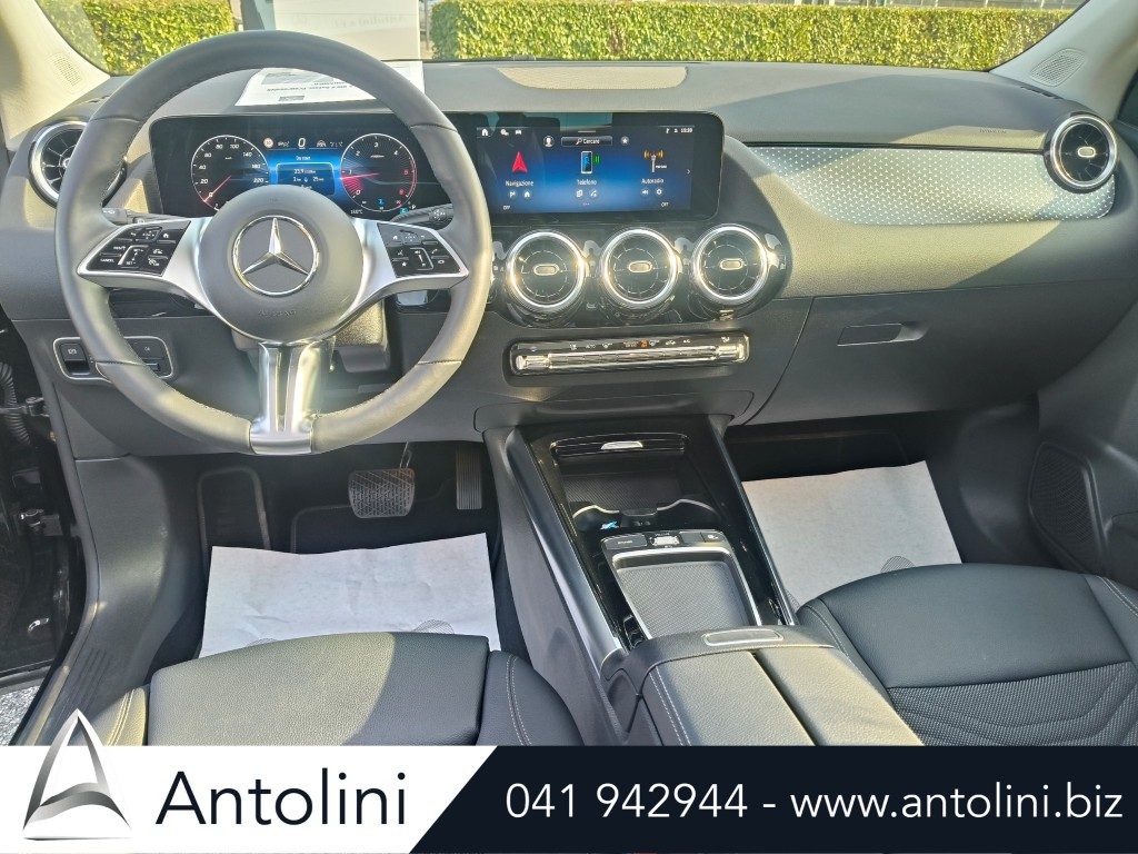 Scopri un'occasione autoMERCEDES-BENZ GLA 180 d Autom. Progressive Advanced "TETTO PANORAMICO"da Antolini Venezia Mestre (VE)
