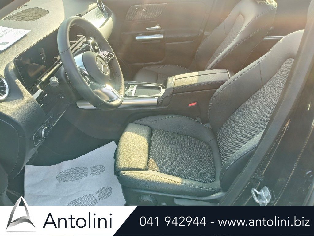 Scopri un'occasione autoMERCEDES-BENZ GLA 180 d Autom. Progressive Advanced "TETTO PANORAMICO"da Antolini Venezia Mestre (VE)