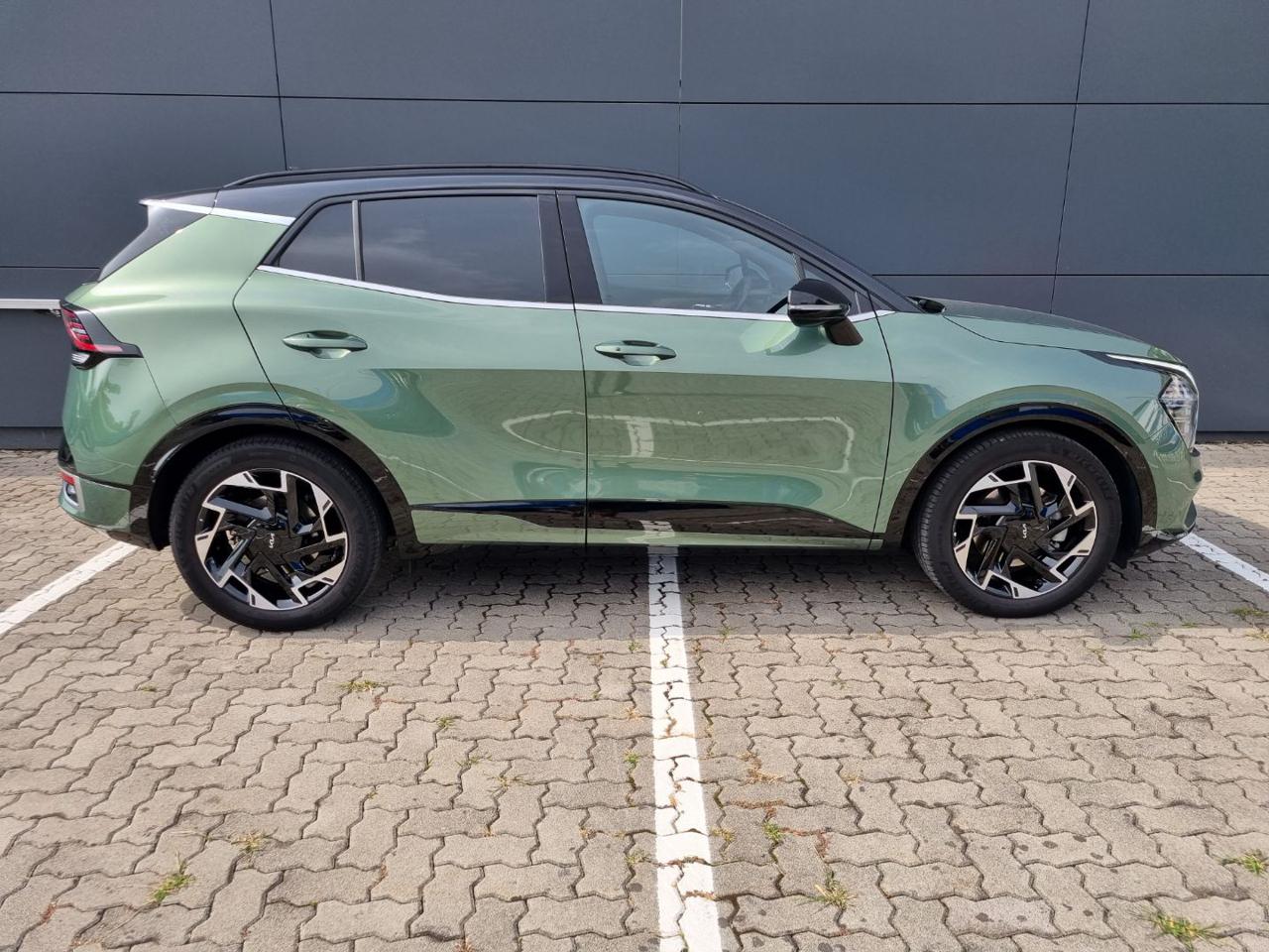 KIA Sportage 1.6 CRDi MHEV AWD DCT GT-line - 4