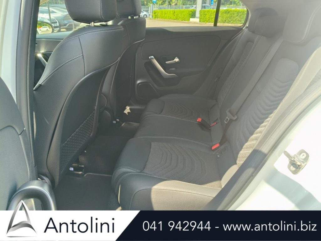 Scopri un'occasione autoMERCEDES-BENZ A 180 Automatic Progressive Advanced "PACK NIGHT"da Antolini Venezia Mestre (VE)