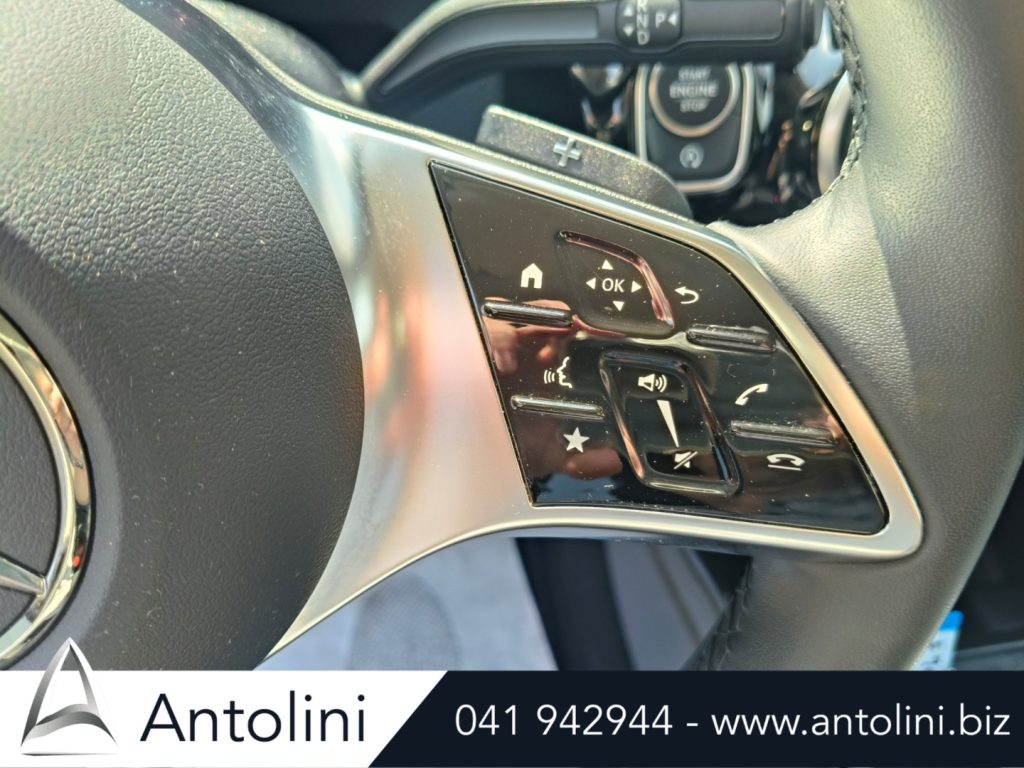 Scopri un'occasione autoMERCEDES-BENZ A 180 Automatic Progressive Advanced "PACK NIGHT"da Antolini Venezia Mestre (VE)