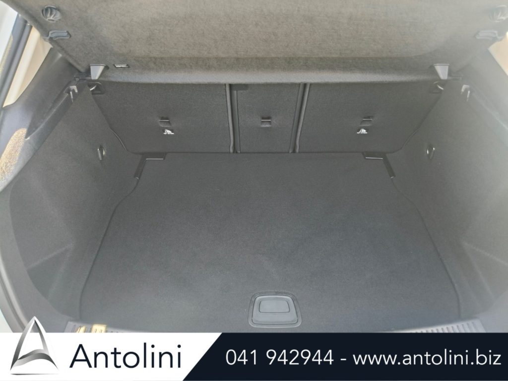 Scopri un'occasione autoMERCEDES-BENZ A 180 Automatic Progressive Advanced "PACK NIGHT"da Antolini Venezia Mestre (VE)