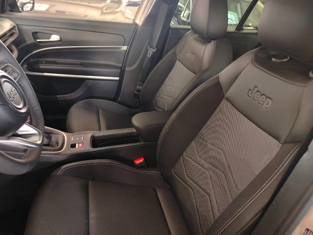 JEEP Avenger — foto 15 di 29