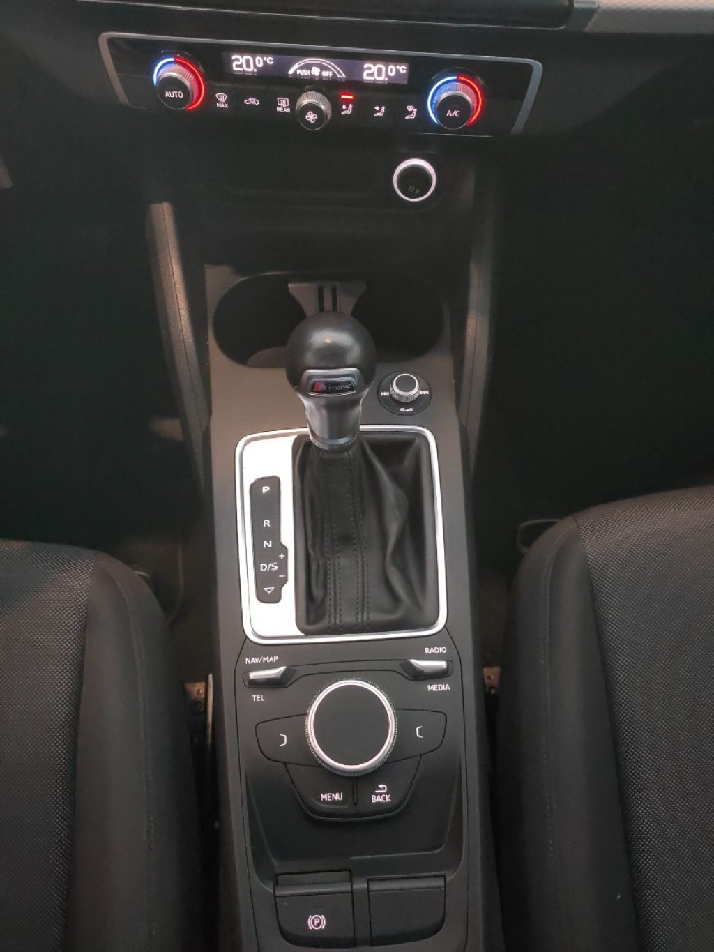 AUDI Q2 30 TDI S Tronic Business Navi Clima Aut. - 9