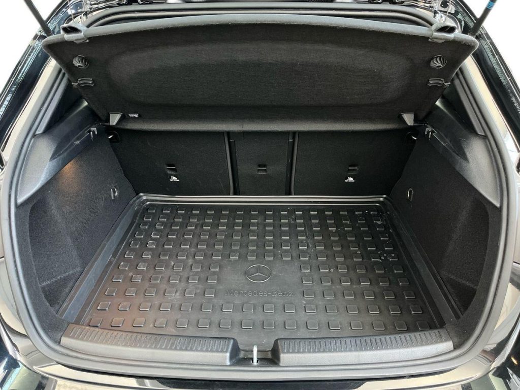 MERCEDES-BENZ A 180 d Automatic AMG Line Advanced Plus - 13