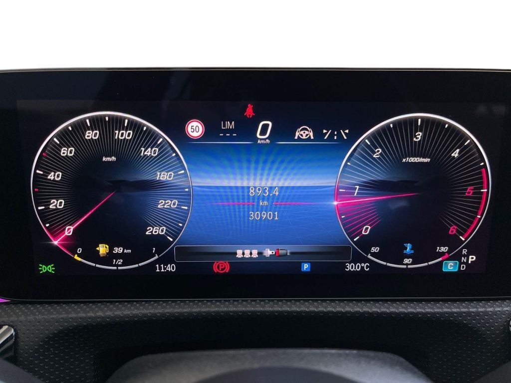 MERCEDES-BENZ A 180 d Automatic AMG Line Advanced Plus - 8