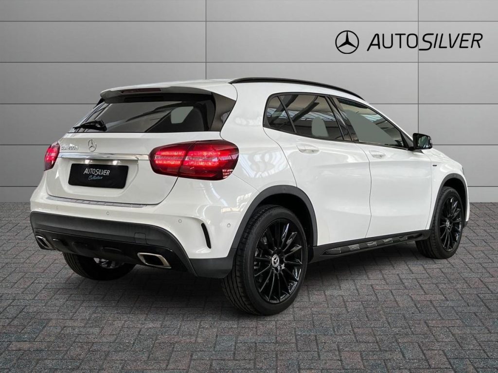 MERCEDES-BENZ GLA 200 d Automatic Night Edition - 2