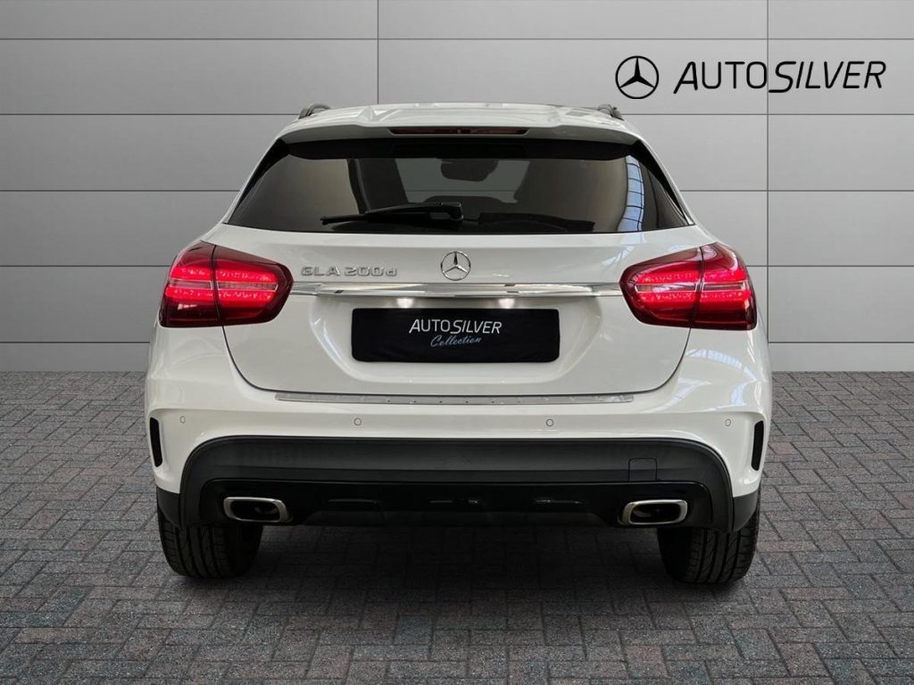 MERCEDES-BENZ GLA 200 d Automatic Night Edition - 4
