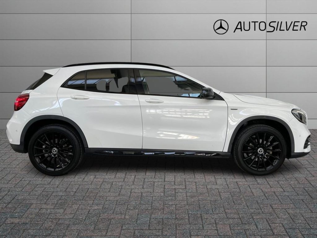 MERCEDES-BENZ GLA 200 d Automatic Night Edition - 5