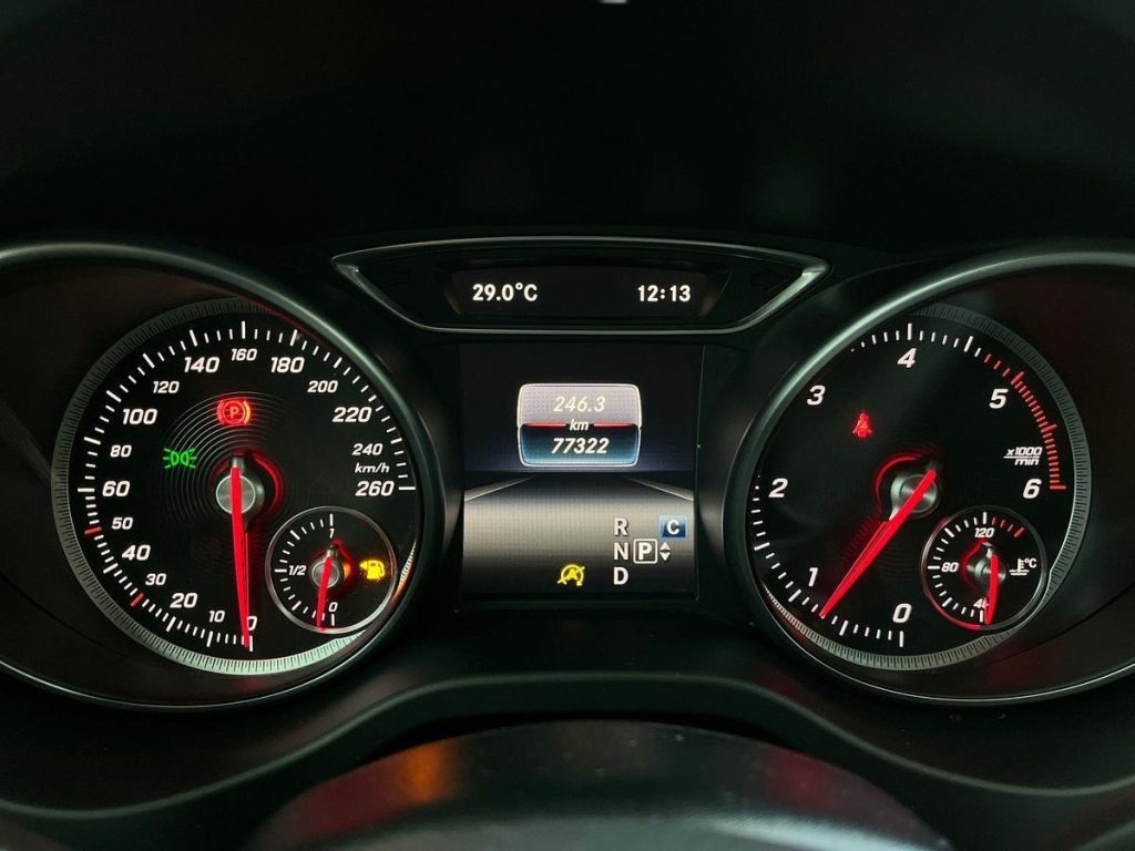 MERCEDES-BENZ GLA 200 d Automatic Night Edition - 8