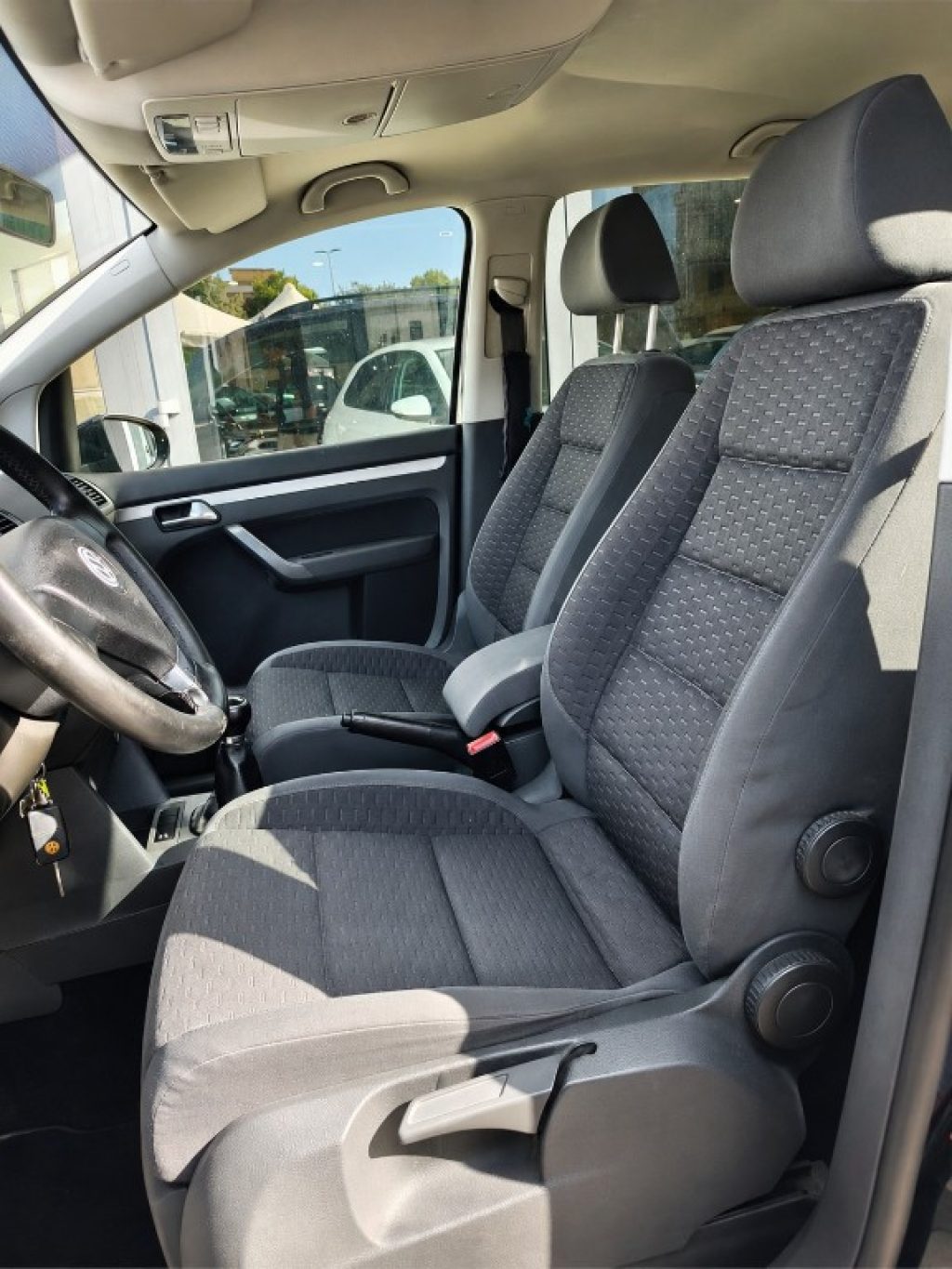 VOLKSWAGEN Touran 1.9 TDI 105CV BMT 7 Posti - 11
