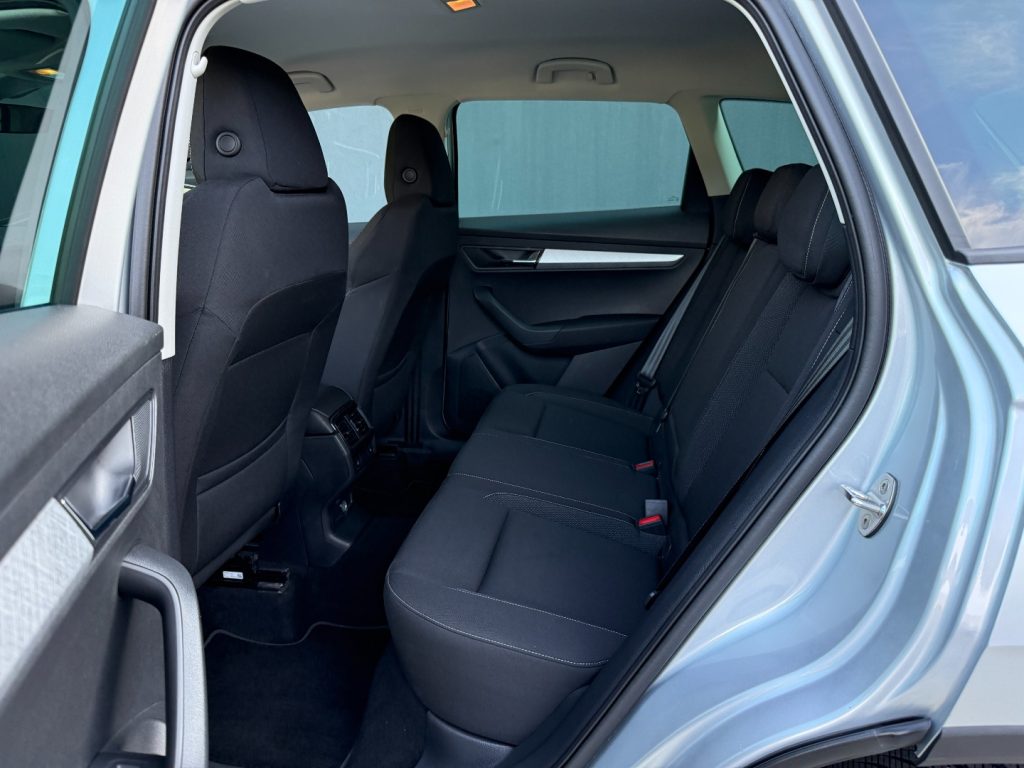 SKODA Karoq 2.0 TDI 4x4 DSG Selection LED ACC Camera Travel - 5