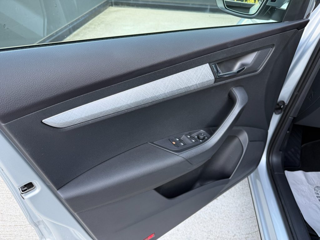 SKODA Karoq 2.0 TDI 4x4 DSG Selection LED ACC Camera Travel - 10