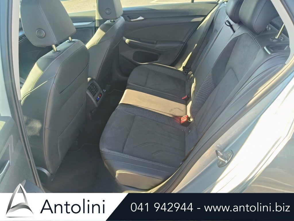 Scopri un'occasione autoVOLKSWAGEN Golf 2.0 TDI 150 CV DSG STYLE "Modello 8.5"da Antolini Venezia Mestre (VE)