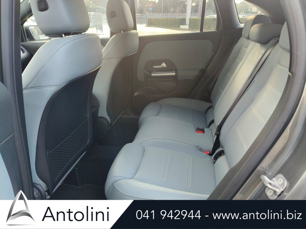 Scopri un'occasione autoMERCEDES-BENZ GLA 180 Automatic AMG Line Premium "SOLO 10.987 KMda Antolini Venezia Mestre (VE)