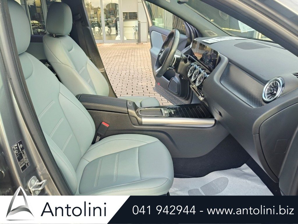 Scopri un'occasione autoMERCEDES-BENZ GLA 180 Automatic AMG Line Premium "SOLO 10.987 KMda Antolini Venezia Mestre (VE)