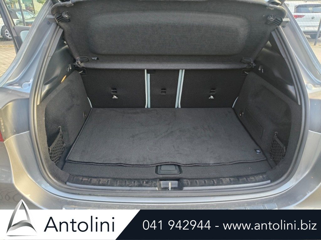 Scopri un'occasione autoMERCEDES-BENZ GLA 180 Automatic AMG Line Premium "SOLO 10.987 KMda Antolini Venezia Mestre (VE)