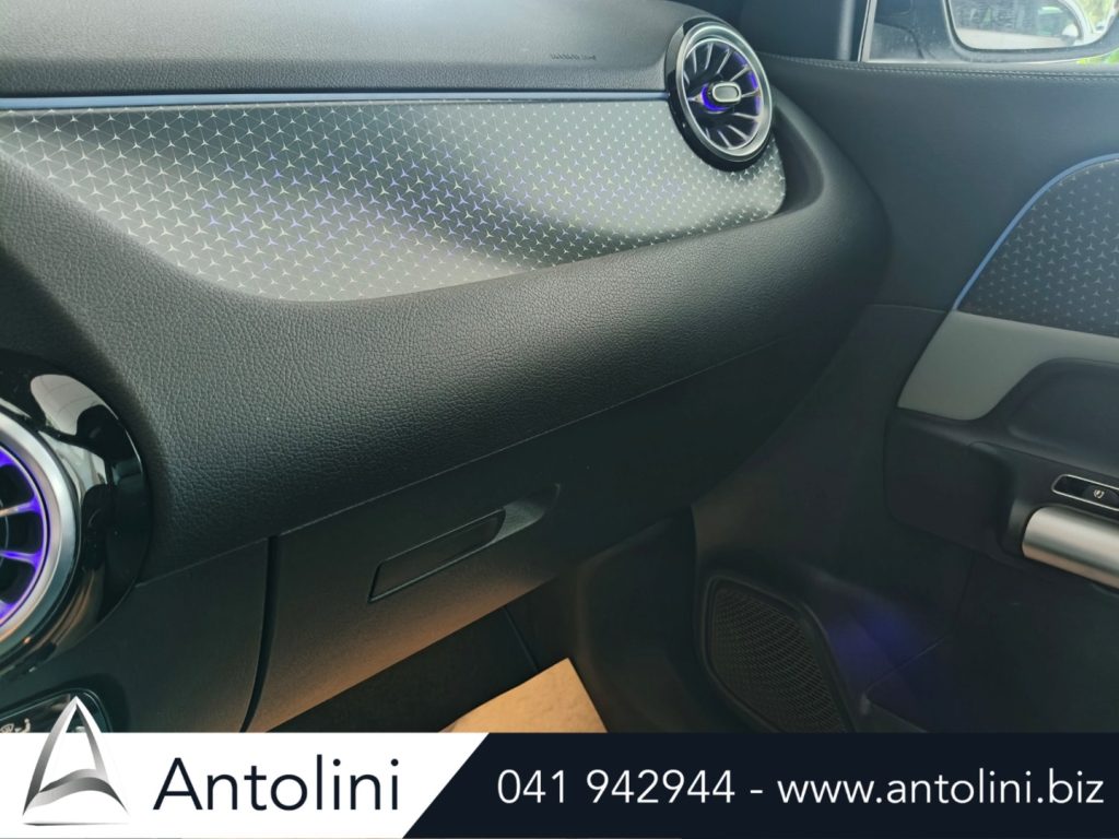 Scopri un'occasione autoMERCEDES-BENZ GLA 180 Automatic AMG Line Premium "SOLO 10.987 KMda Antolini Venezia Mestre (VE)