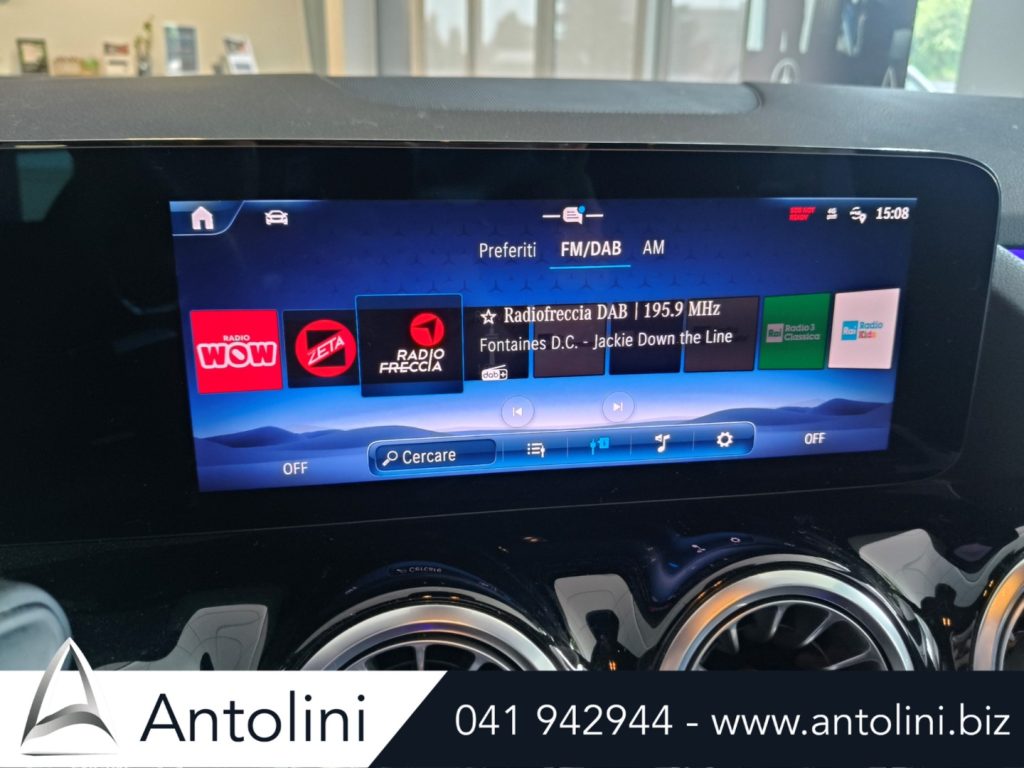 Scopri un'occasione autoMERCEDES-BENZ GLA 180 Automatic AMG Line Premium "SOLO 10.987 KMda Antolini Venezia Mestre (VE)