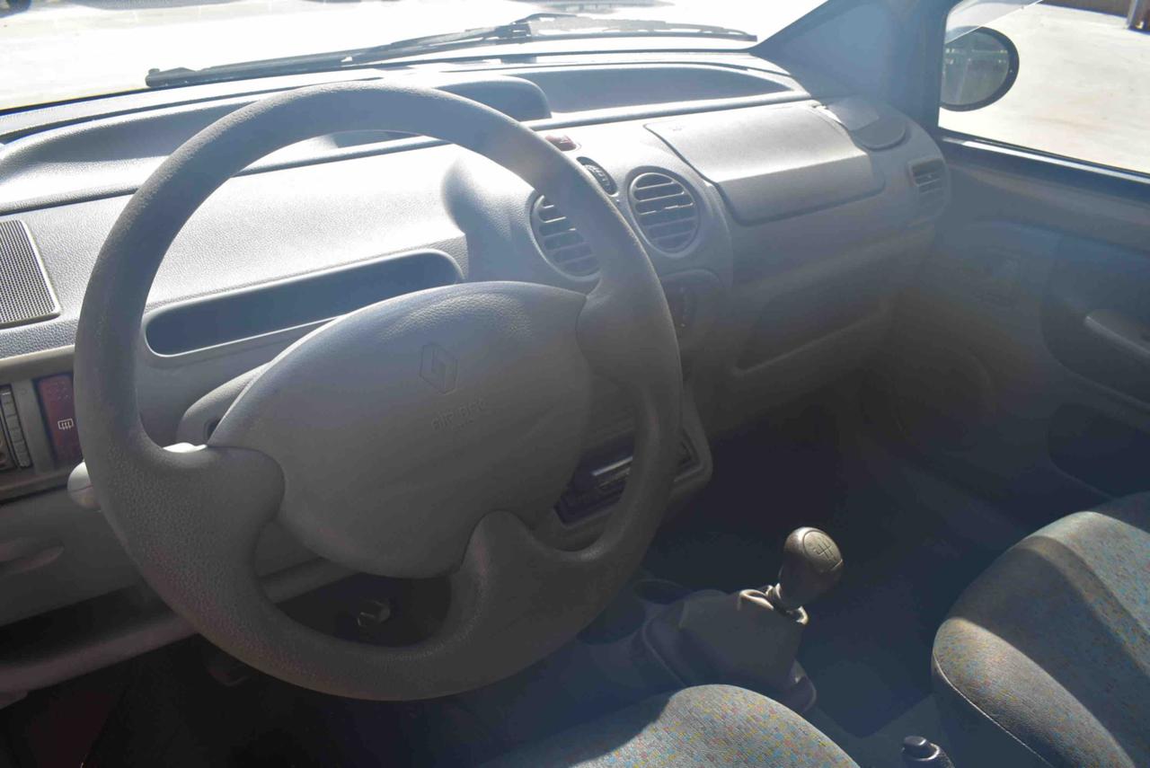 RENAULT Twingo 1.2i cat Expression - 9