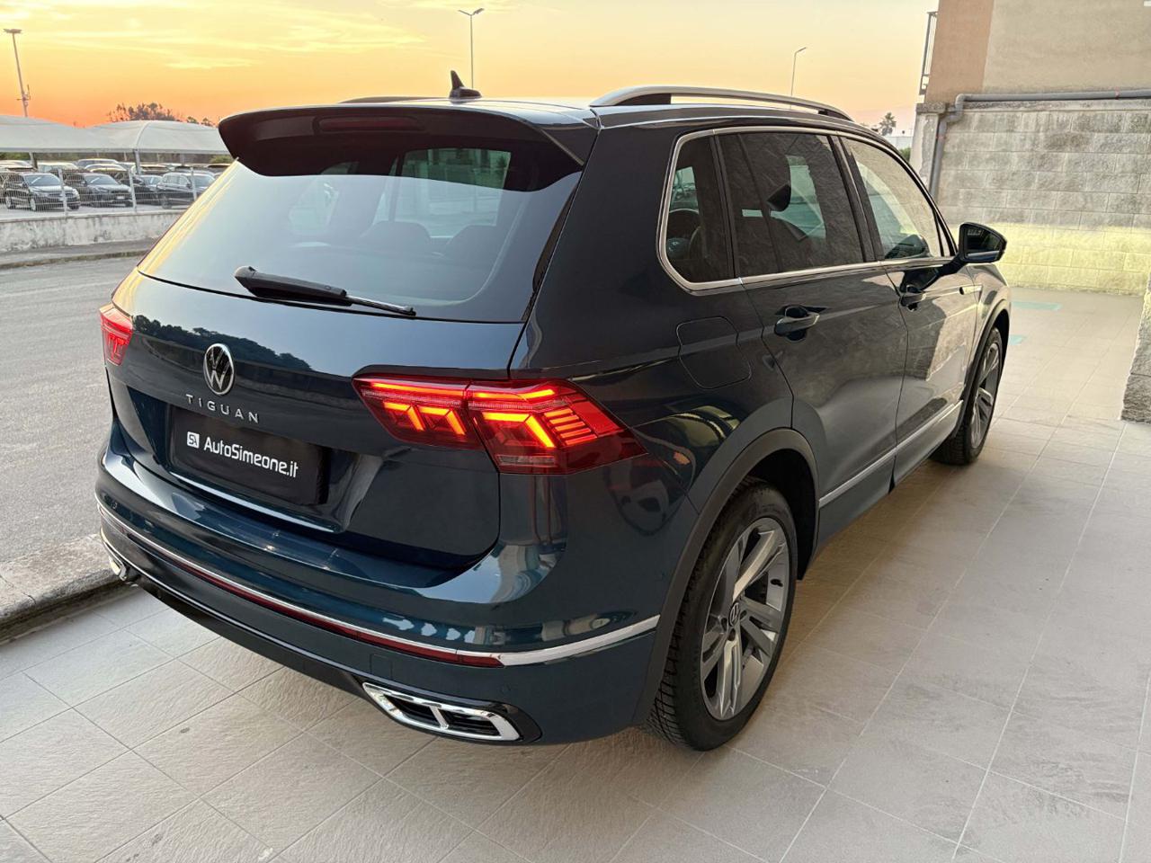 VOLKSWAGEN Tiguan 2.0 TDI 150 CV SCR DSG R-Line LUCI AMBIENTE - 5