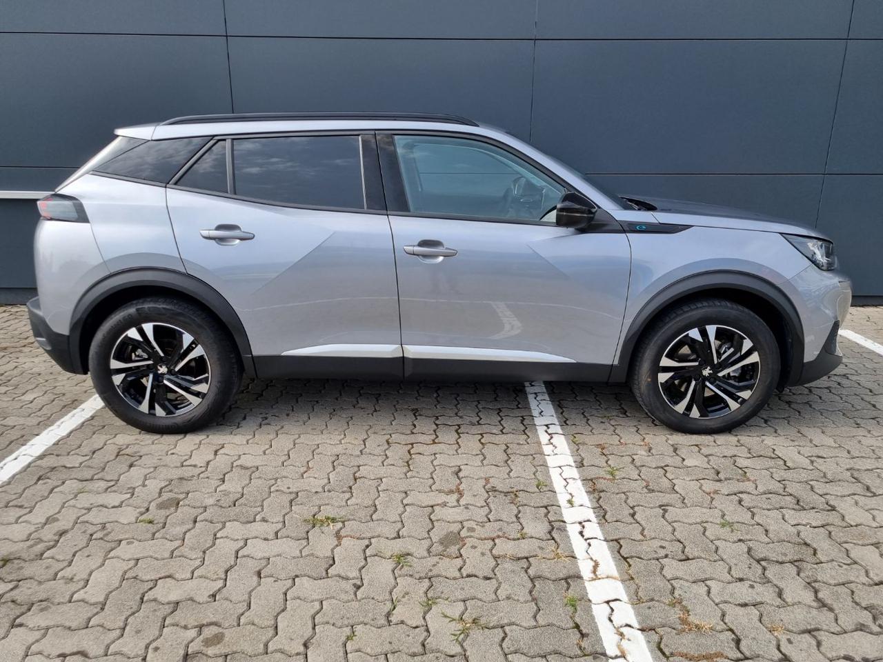 PEUGEOT 2008 motore elettrico 136 CV Allure - 4